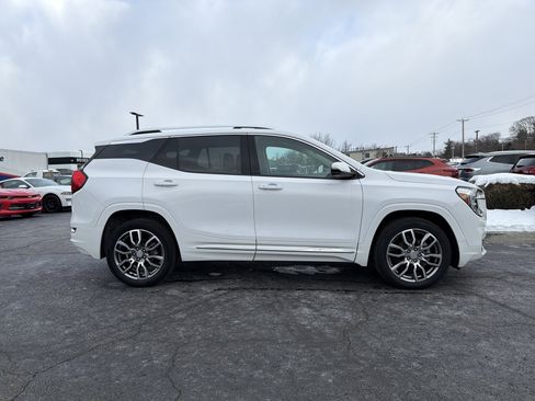Used 2022 GMC Terrain Denali image 4