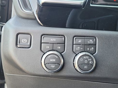 New 2026 GMC Sierra 1500 SLT image 23