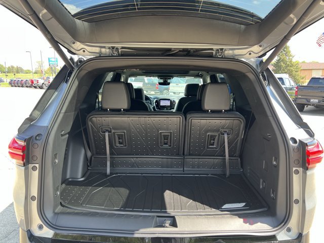 Used 2023 Chevrolet Traverse Premier w/ Redline Edition FWD image 27
