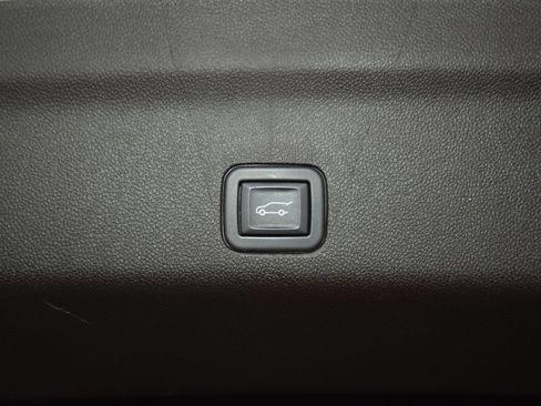 Used 2024 GMC Yukon XL Denali AWD/4WD image 27