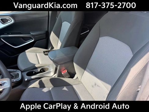 Certified 2025 Kia Soul LX w/ LX Technology Package FWD image 13