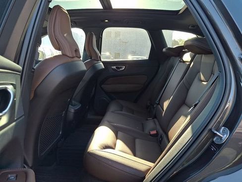 Used 2024 Volvo XC60 B5 Plus w/ Climate Package AWD/4WD image 10