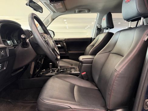Used 2019 Toyota 4Runner TRD Off-Road Premium AWD/4WD image 7