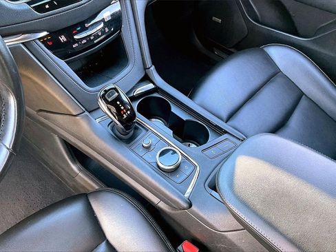 Used 2021 Cadillac XT5 Luxury image 14