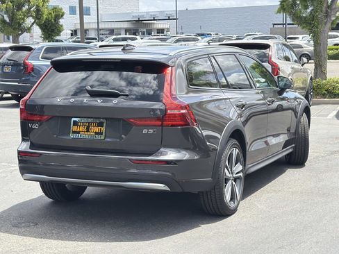 Certified 2025 Volvo V60 B5 Cross Country Plus AWD/4WD image 5