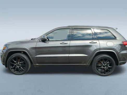 Used 2020 Jeep Grand Cherokee Altitude image 4