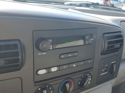 Used 2006 Ford F250 XL image 19