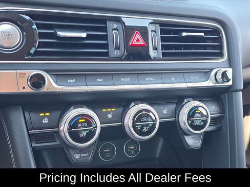 Used 2023 Genesis G70 2.0T AWD/4WD image 19