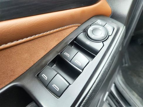 Used 2019 Chevrolet Traverse High Country image 19