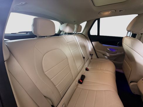 Used 2022 Mercedes-Benz GLC 300 w/ Premium Package Lite image 27