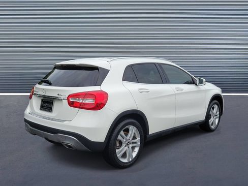 Used 2019 Mercedes-Benz GLA 250 4MATIC image 3