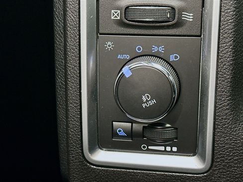 Used 2014 RAM 1500 Big Horn image 17