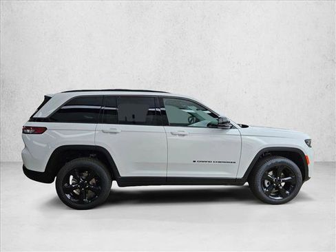 New 2026 Jeep Grand Cherokee Limited image 7