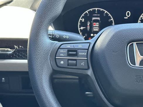 Used 2025 Honda HR-V LX image 8