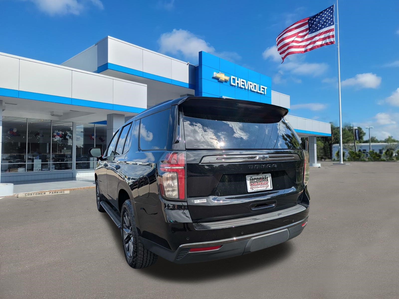 Used 2022 Chevrolet Tahoe Z71 w/ Luxury Package AWD/4WD image 5
