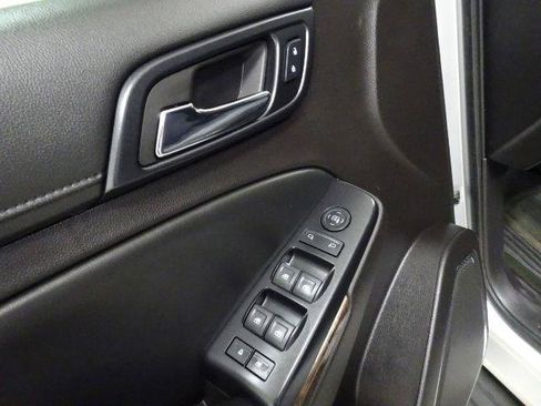 Used 2015 Chevrolet Tahoe LS AWD/4WD image 20