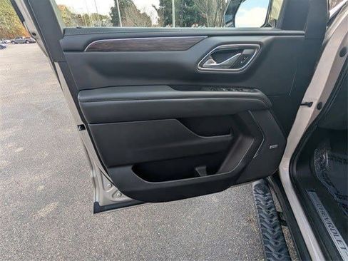 Used 2022 Chevrolet Tahoe Z71 image 18