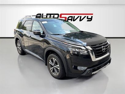 Used 2023 Nissan Pathfinder SL