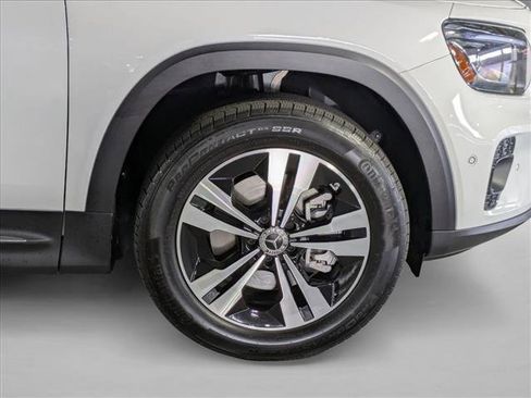 Used 2025 Mercedes-Benz GLB 250 4MATIC image 20