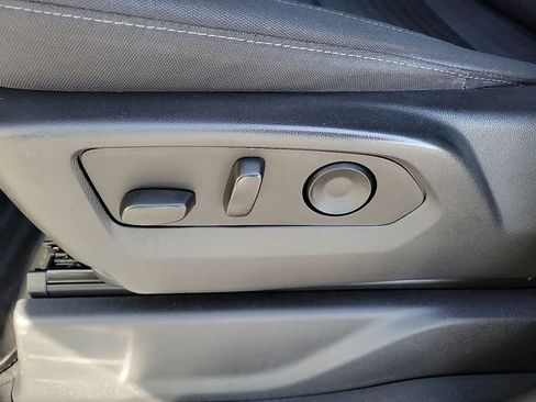 Used 2022 Chevrolet Silverado 1500 LT image 13