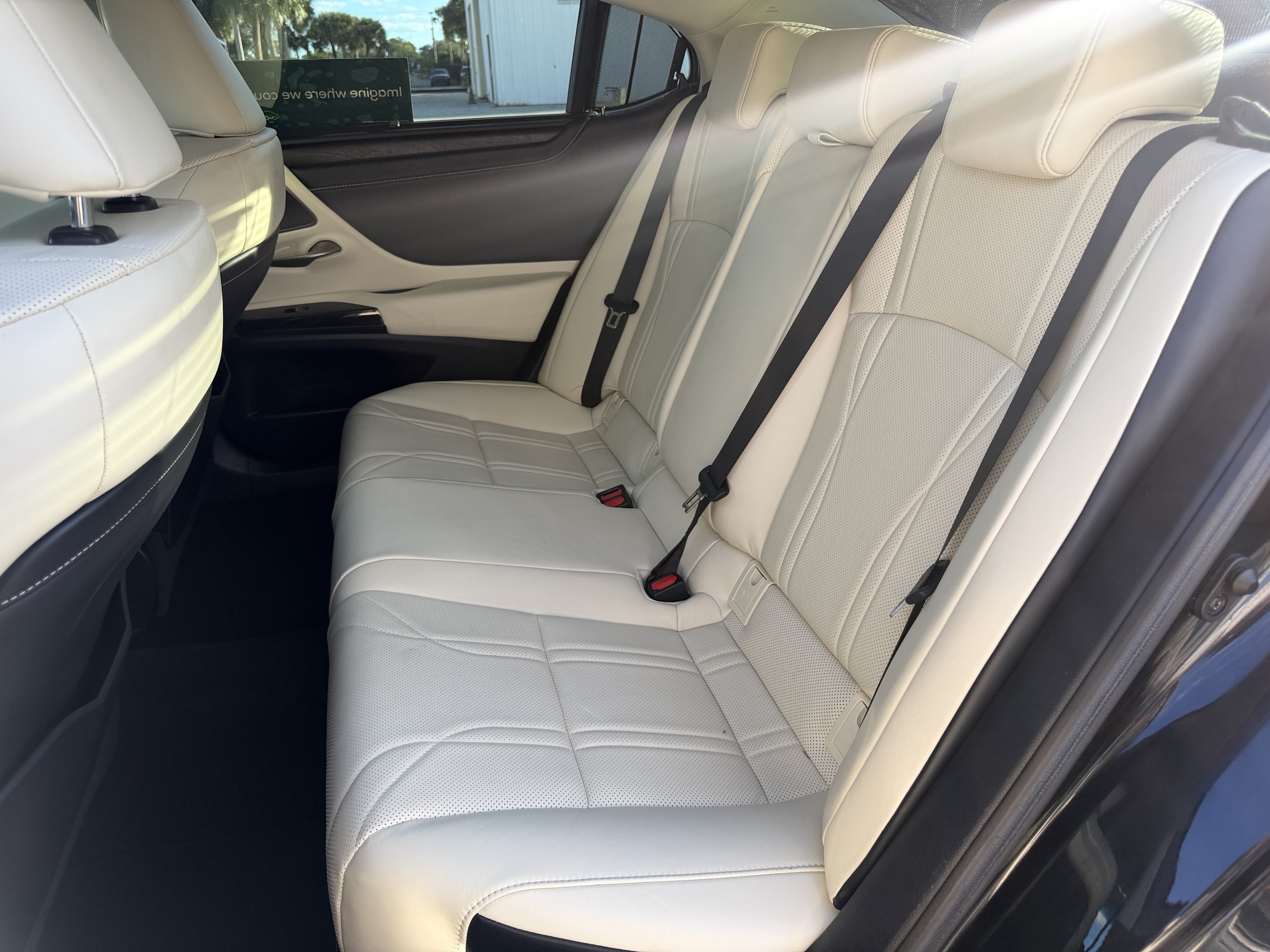 Used 2022 Lexus ES 350 Ultra Luxury w/ Accessory Package 2 FWD image 19