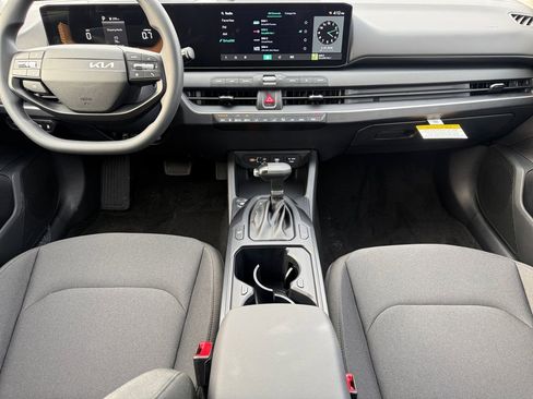 New 2026 Kia K4 LXS image 10
