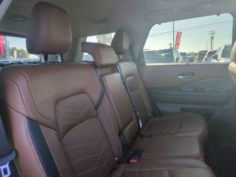 Used 2023 Nissan Pathfinder Platinum w/ Lighting Package (N92) AWD/4WD image 34