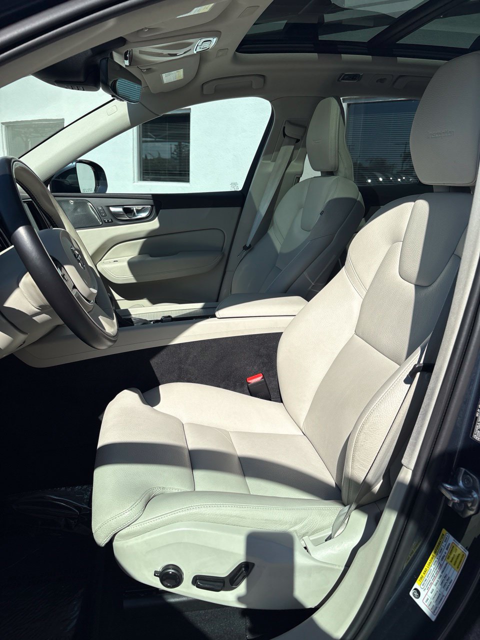 Used 2020 Volvo XC60 T5 Inscription AWD/4WD image 9