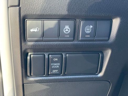 Certified 2024 Nissan Armada SL w/ Captain's Chairs Package image 16