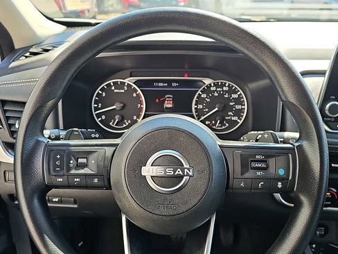 Used 2024 Nissan Rogue SV AWD/4WD image 19