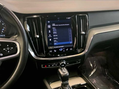 Used 2021 Volvo V60 T5 Cross Country image 6