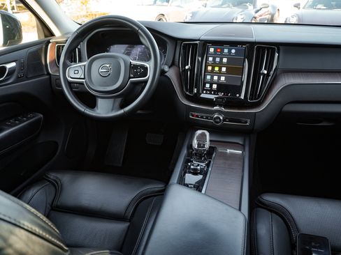 Used 2023 Volvo XC60 B5 Ultimate image 28