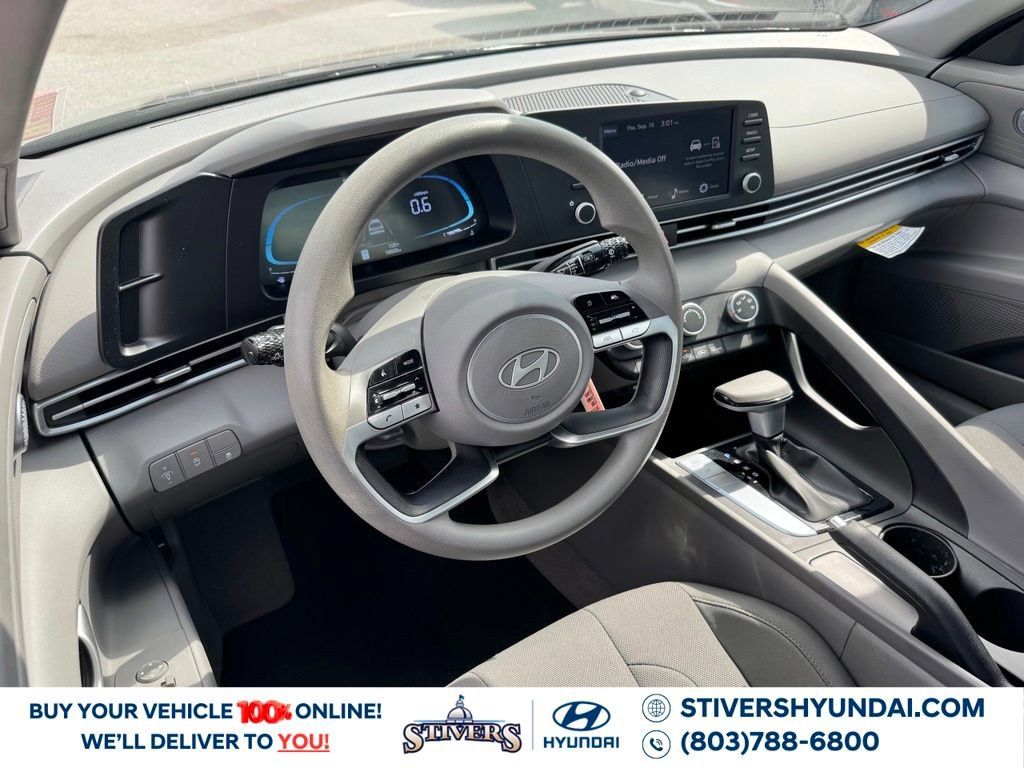 Certified 2026 Hyundai Elantra SE FWD image 16