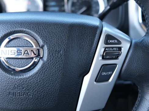 Used 2018 Nissan Titan SV w/ SV Convenience Package RWD image 23