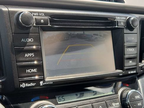 Used 2018 Toyota RAV4 XLE AWD/4WD image 13