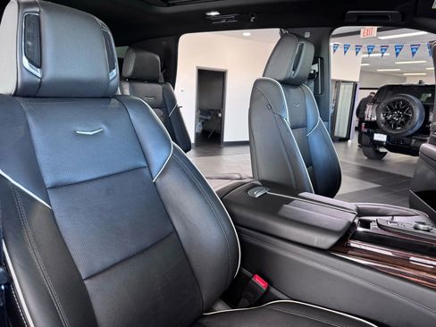 Used 2021 Cadillac Escalade Premium Luxury image 14