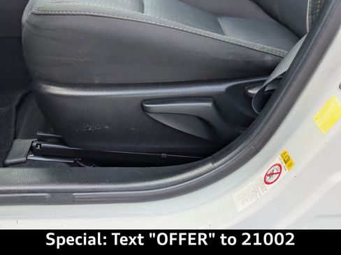 Used 2018 Toyota Corolla LE FWD image 20
