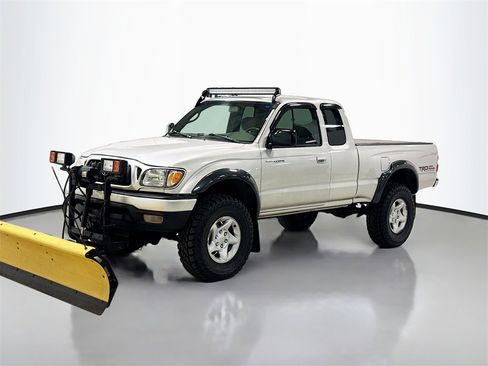 Used 2004 Toyota Tacoma 4x4 Xtracab V6 w/ SR5 Color-Keyed Pkg image 34