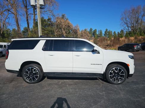 Used 2022 Chevrolet Suburban RST w/ Luxury Package image 2