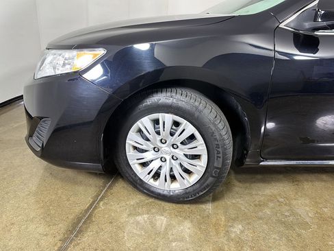 Used 2013 Toyota Camry LE image 4