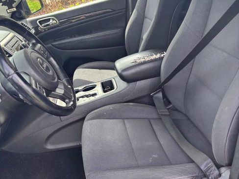 Used 2011 Jeep Grand Cherokee Laredo image 18