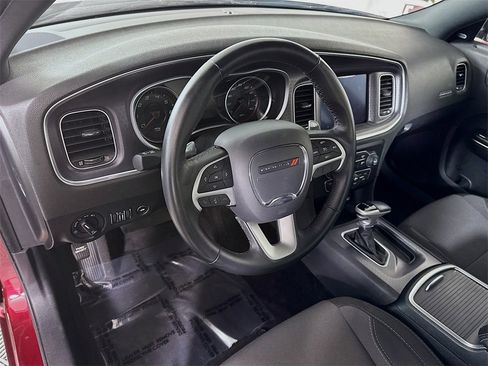 Used 2017 Dodge Charger R/T image 17