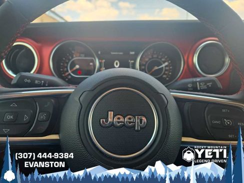 Used 2023 Jeep Gladiator Rubicon w/ Cold Weather Group AWD/4WD image 21