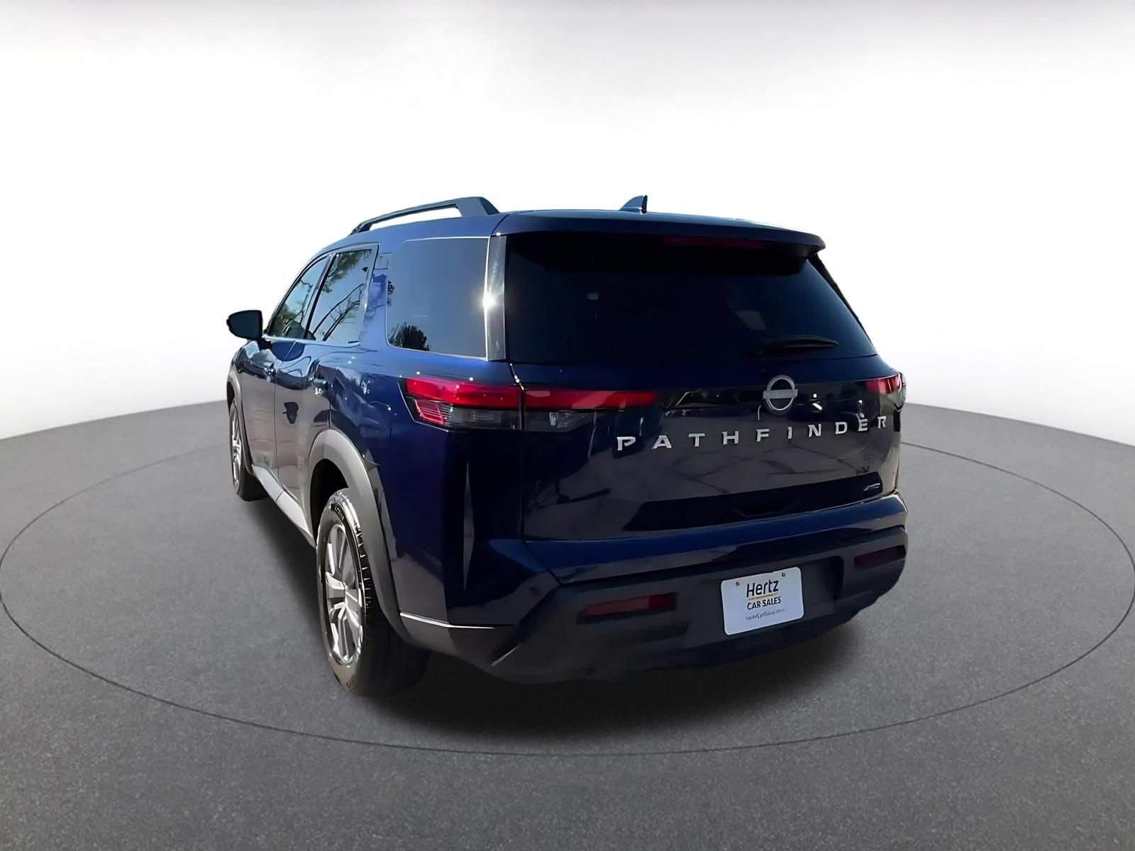 Used 2025 Nissan Pathfinder SV AWD/4WD image 10