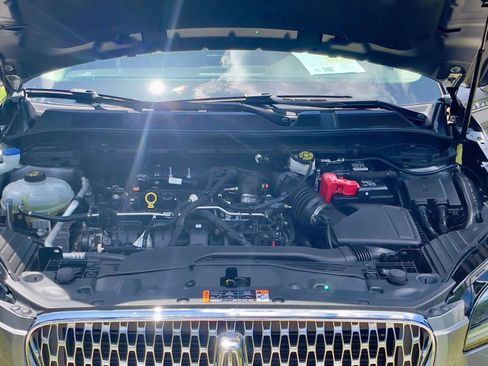 Used 2022 Lincoln Corsair AWD w/ Equipment Group 101A image 5