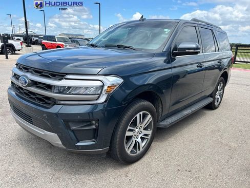 Used 2024 Ford Expedition XLT RWD image 1