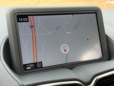 Used 2023 Aston Martin V8 Vantage Coupe image 31