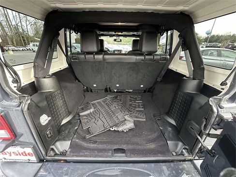 Used 2017 Jeep Wrangler Unlimited Sahara w/ Dual Top Group image 15