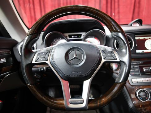 Used 2015 Mercedes-Benz SL 550 image 17