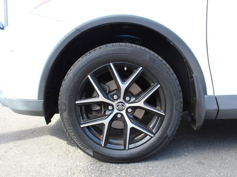 Used 2016 Toyota RAV4 SE FWD image 11